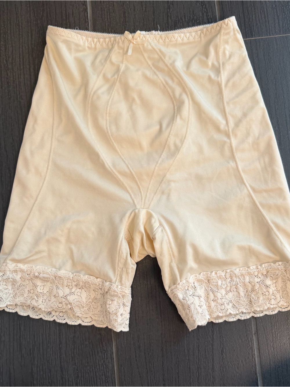 Women's Lace Trim Shaping Boyshorts - Cream